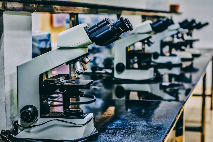 Biohacking w Polsce: Jak Polacy zmieniają swoje ciała i umysły
